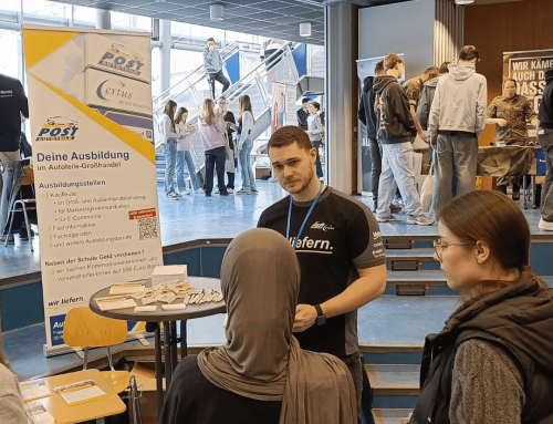 Autoteile Post bei der Berufswahlmesse an der Gesamtschule Jüchen