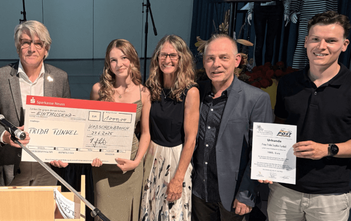Übergabe Preisgeld Realschule Kleinenbroich